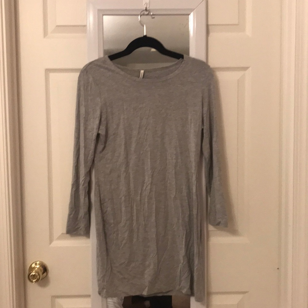 Grey fitted long sleeve dress